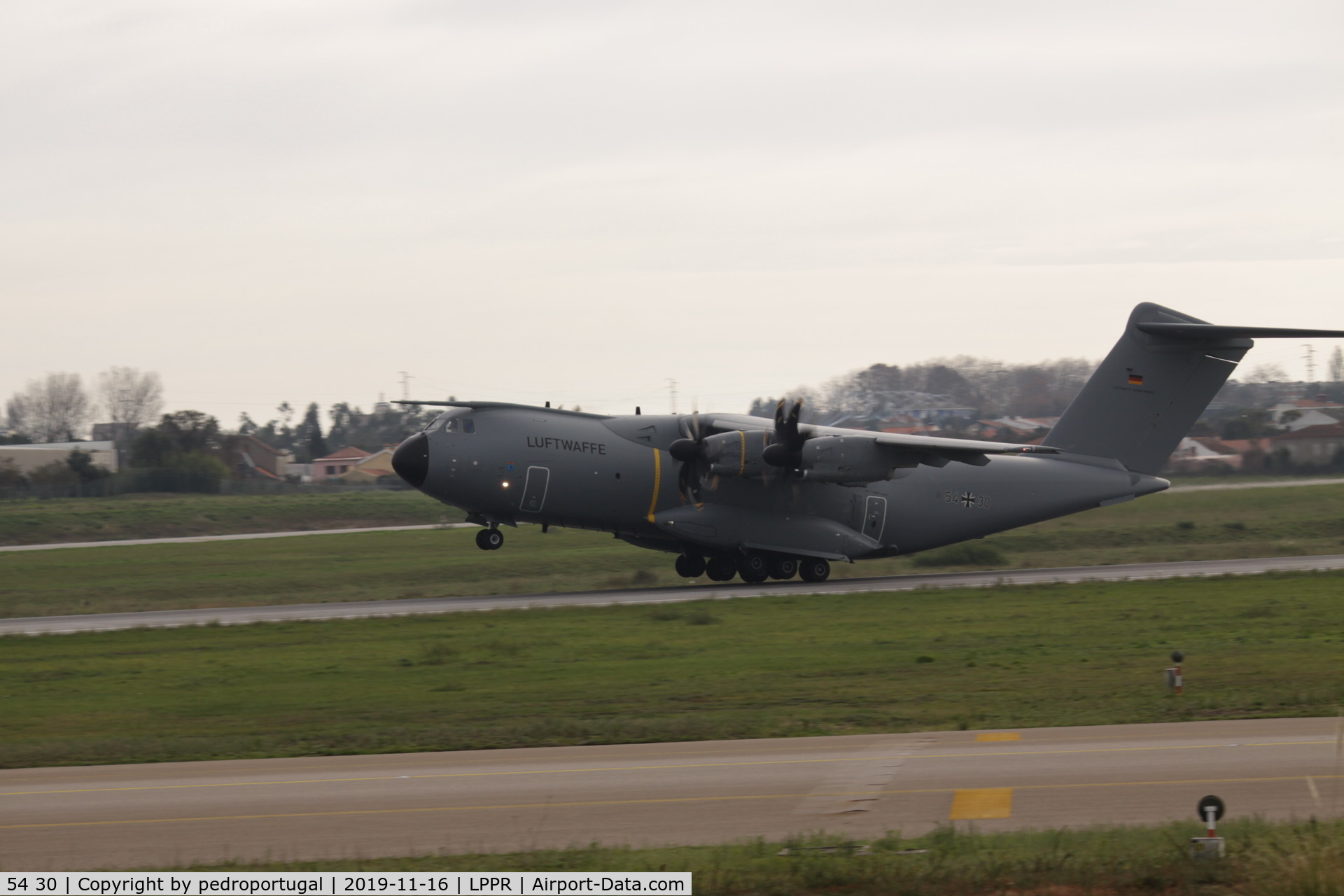 54 30, 2019 Airbus A400M Atlas C/N A4M091, A400M  in LPPR departing to Tancos airbase in portugal.