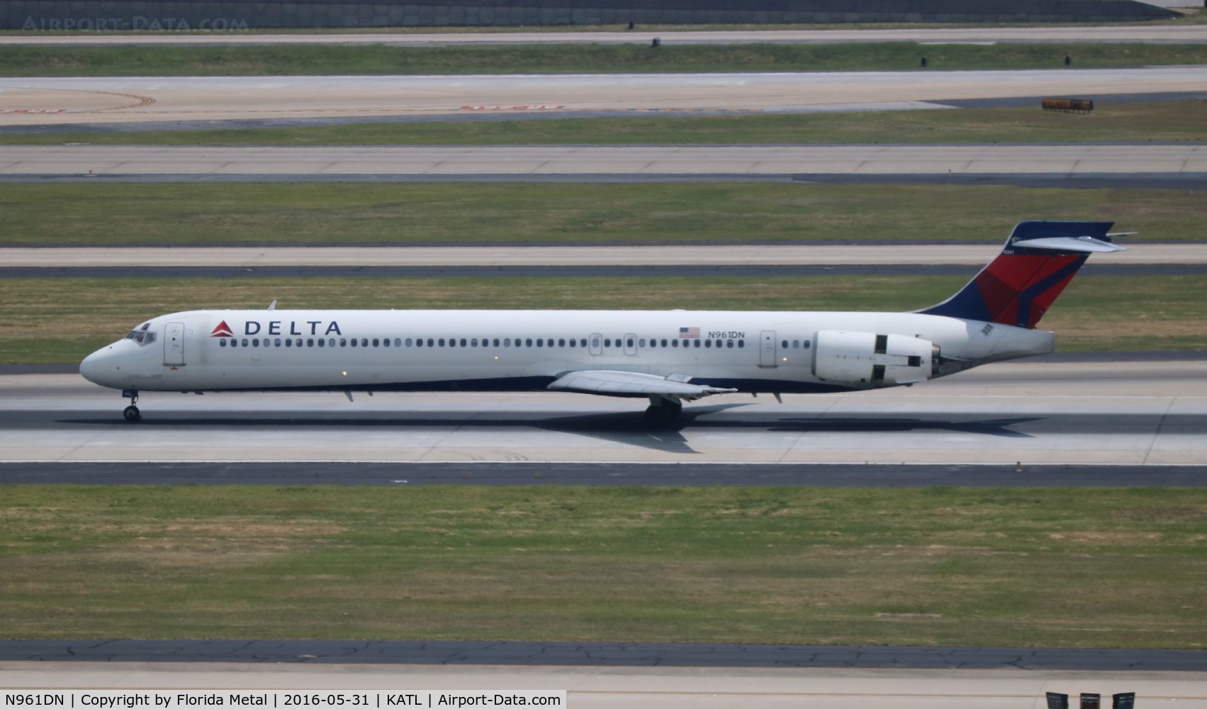 N961DN, McDonnell Douglas MD-90-30 C/N 53531, Delta