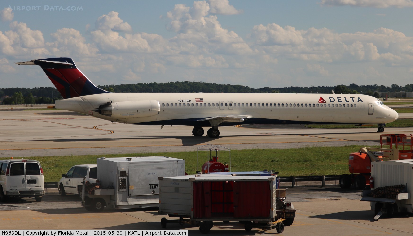 N963DL, 1990 McDonnell Douglas MD-88 C/N 49982, Delta