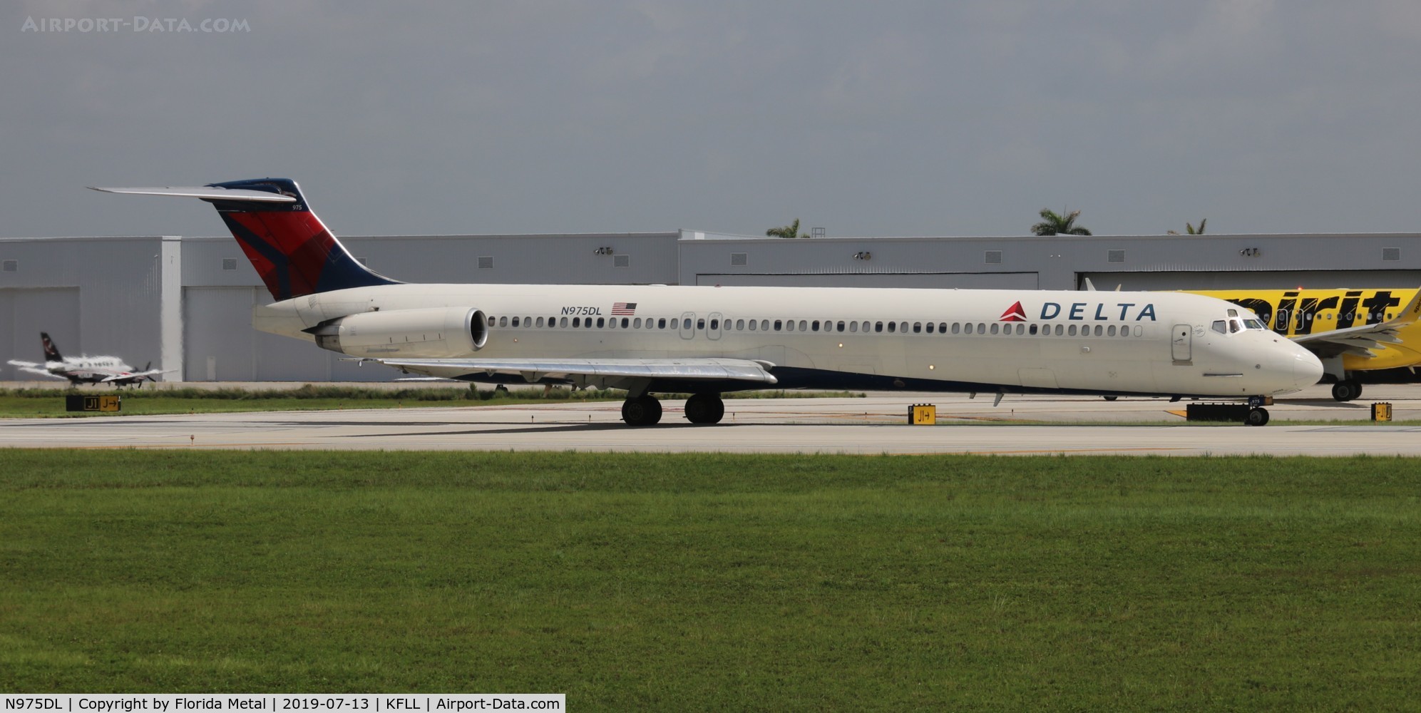 N975DL, 1991 McDonnell Douglas MD-88 C/N 53243, Delta