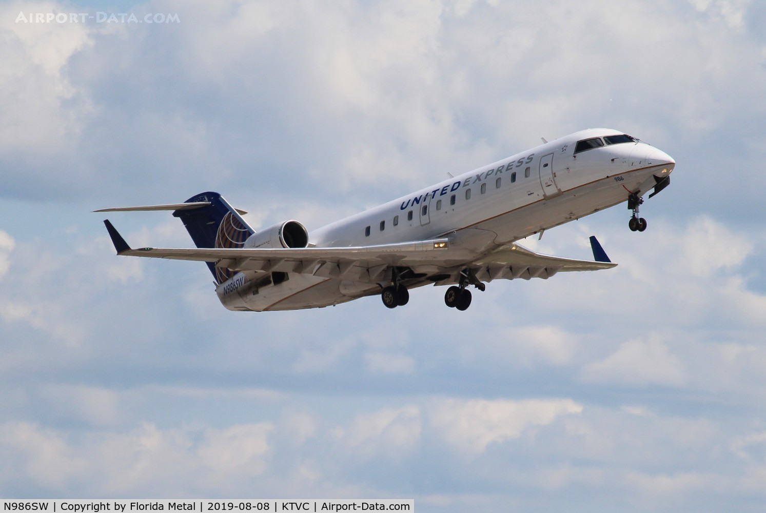 N986SW, 2004 Bombardier CRJ-200ER (CL-600-2B19) C/N 7967, United Express