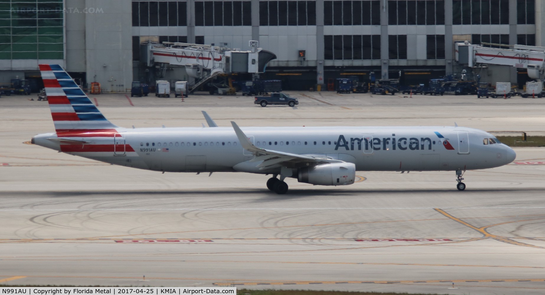 N991AU, 2016 Airbus A321-231 C/N 7131, American