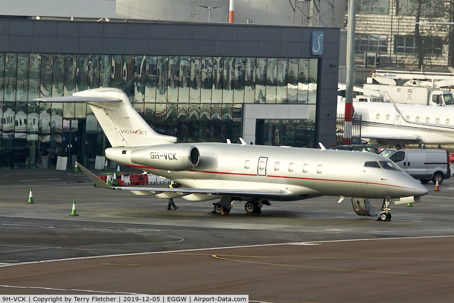 9H-VCK, 2015 Bombardier Challenger 350 (BD-100-1A10) C/N 20592, At Luton