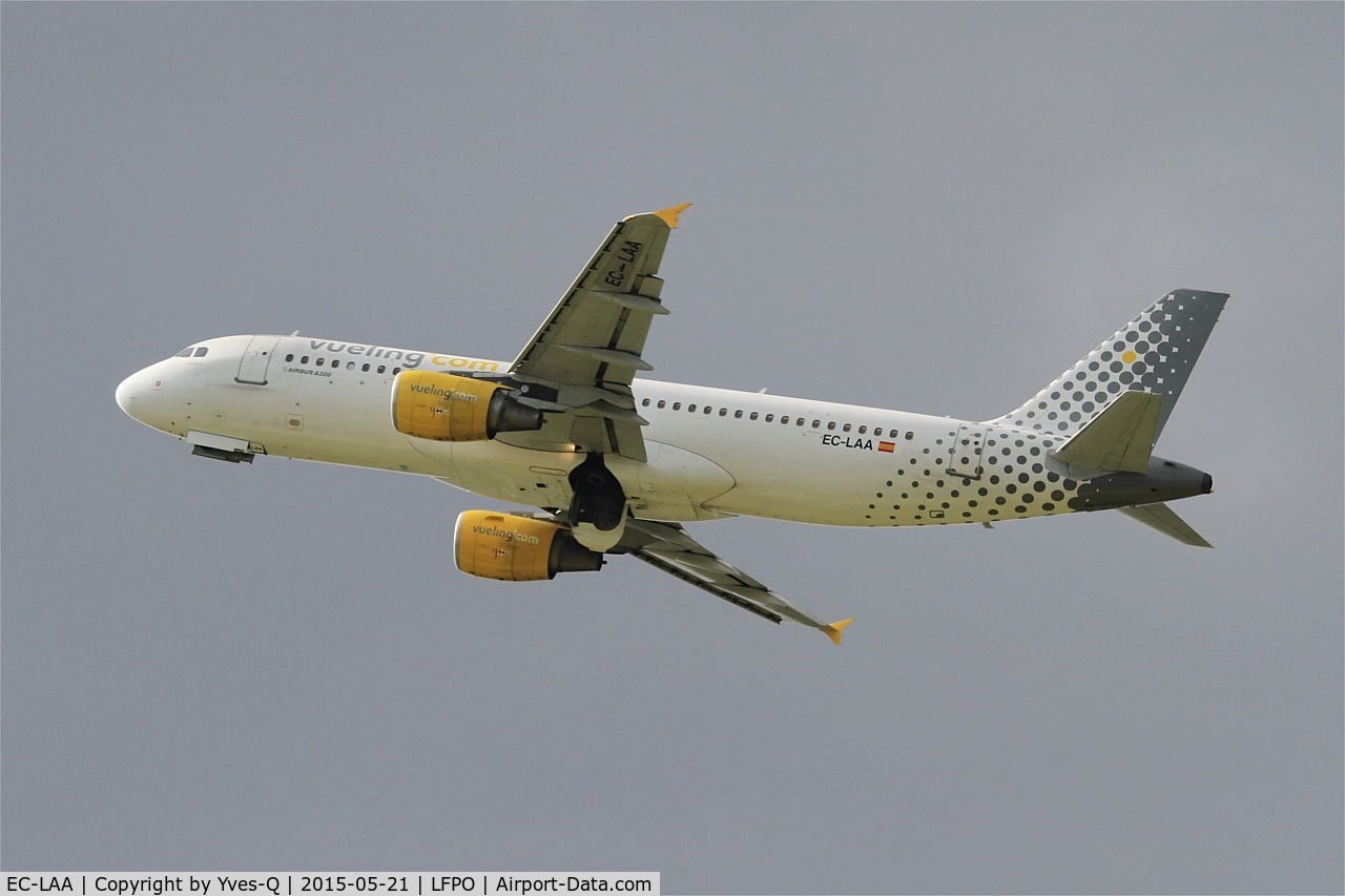 EC-LAA, 2006 Airbus A320-214 C/N 2678, Airbus A320-214, Take off rwy 24, Paris-Orly airport (LFPO-ORY)