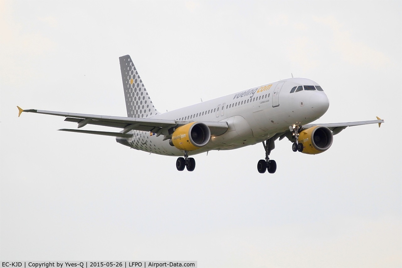 EC-KJD, 2007 Airbus A320-216 C/N 3237, Airbus A320-216, Short approach rwy 06, Paris-Orly airport (LFPO-ORY)