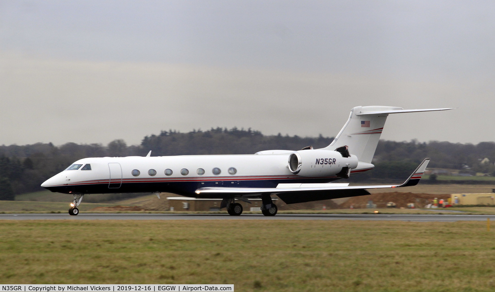 N35GR, 2008 Gulfstream Aerospace GV-SP (G550) C/N 5183, Landing LTN