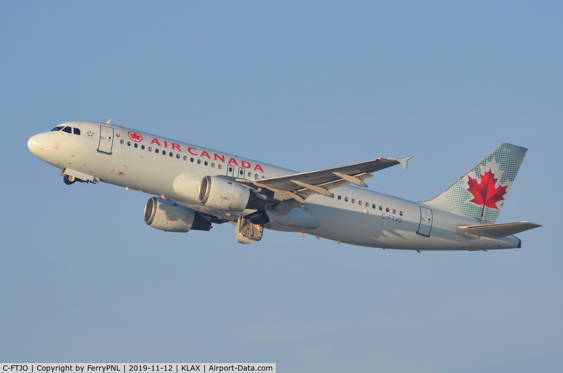 C-FTJO, 1991 Airbus A320-211 C/N 183, Air Canada A320 taking-off just before sunset