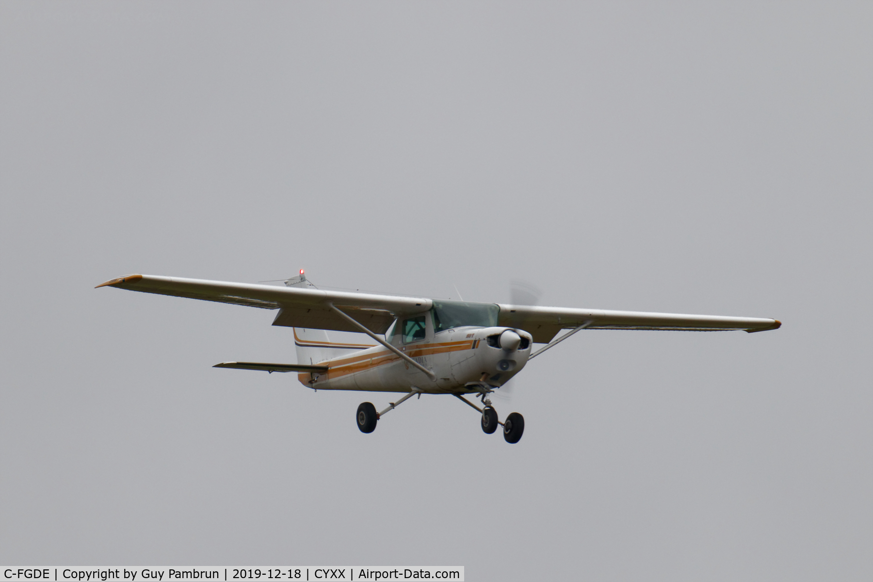 C-FGDE, 1983 Cessna 152 C/N 15285660, Landing