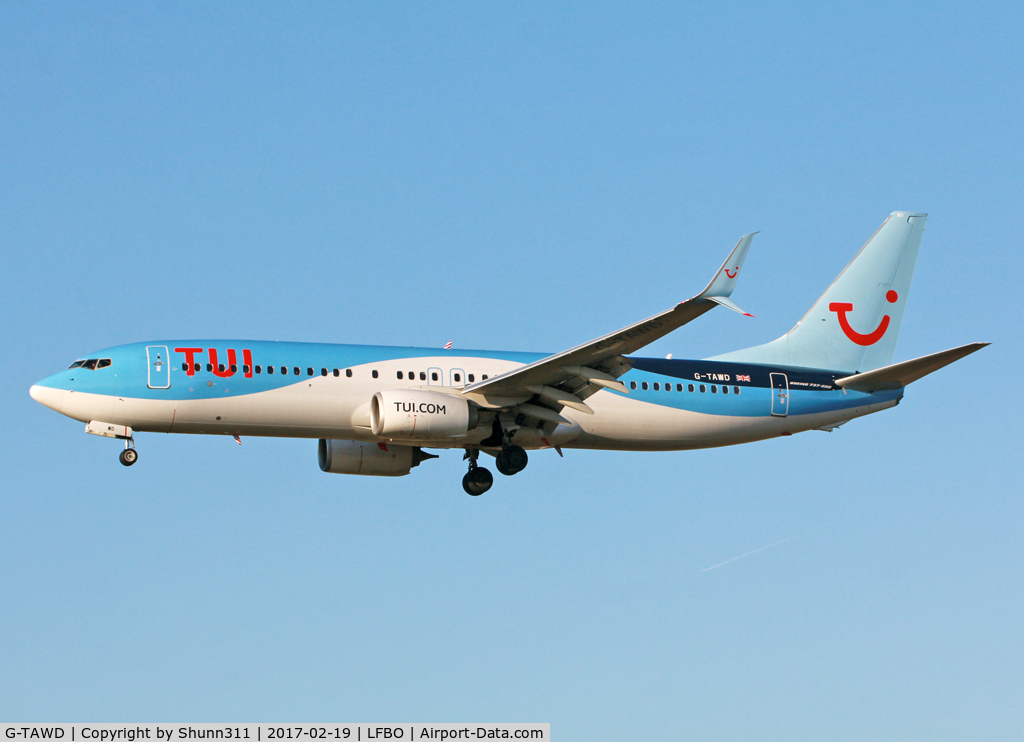 G-TAWD, 2012 Boeing 737-8K5 C/N 37265, Landing rwy 14R with TUI titles...