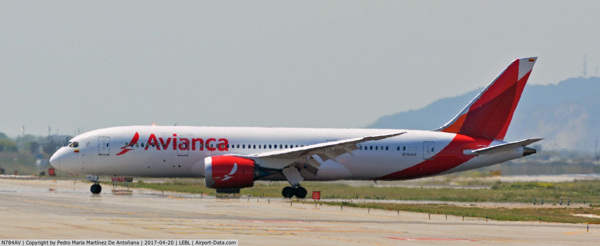 N784AV, 2015 Boeing 787-8 Dreamliner Dreamliner C/N 37506, Aeropuerto del El Prat  -  Barcelona  -  España