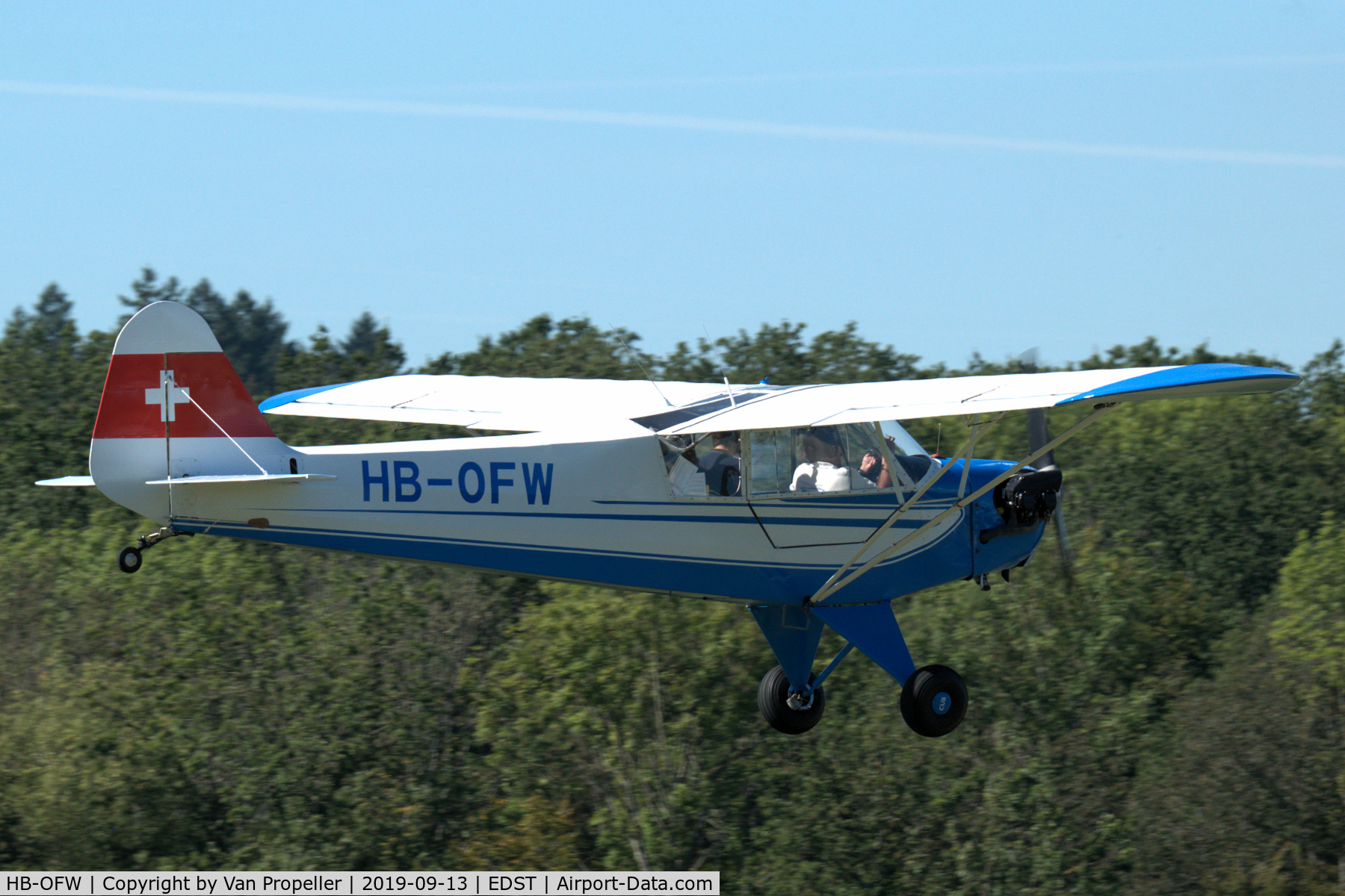 HB-OFW, 1944 Piper L-4H Grasshopper (J3C-65D) C/N 12273, Piper L-4H Grasshopper about to land at Hahnweide airfield, Germany. OTT 2019