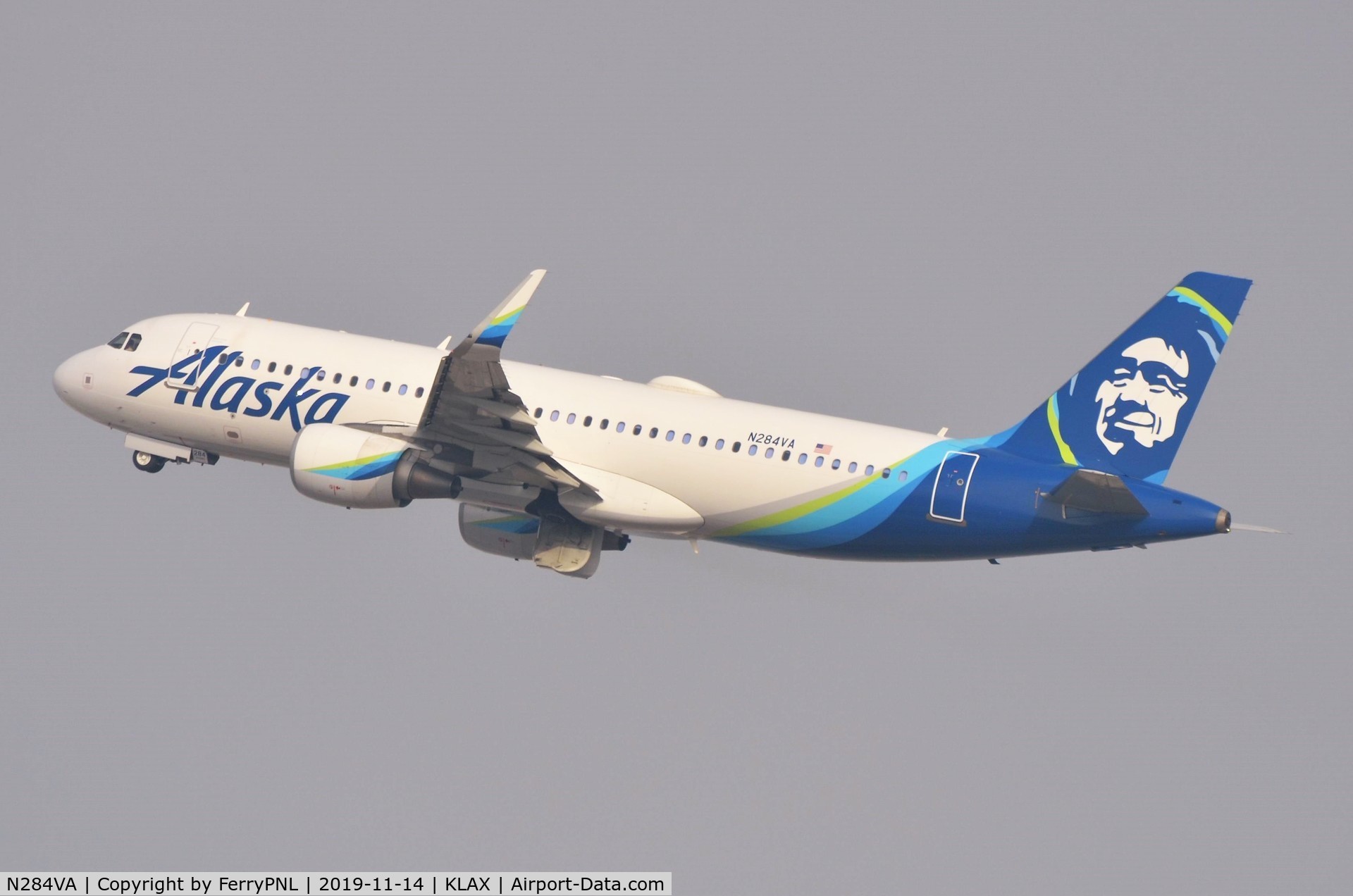 N284VA, 2015 Airbus A320-214 C/N 6835, Alaska A320 taking-off