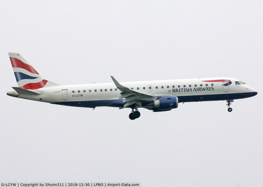 G-LCYW, 2008 Embraer 190SR (ERJ-190-100SR) C/N 19000163, Landing rwy 32L