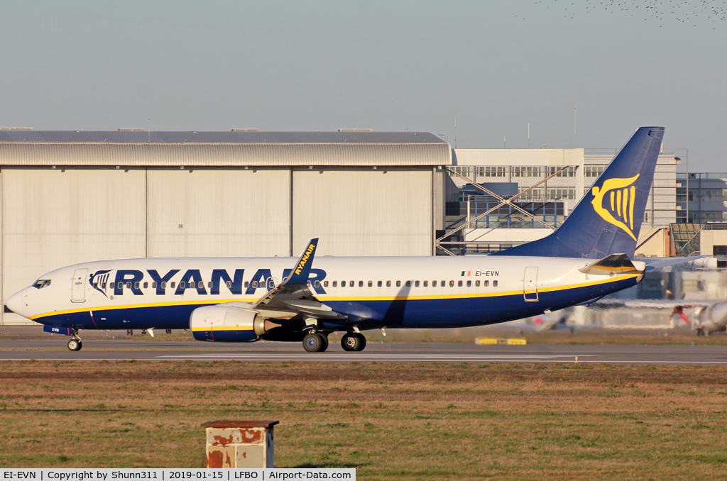 EI-EVN, 2012 Boeing 737-8AS C/N 40294, Ready for take off from rwy 32R