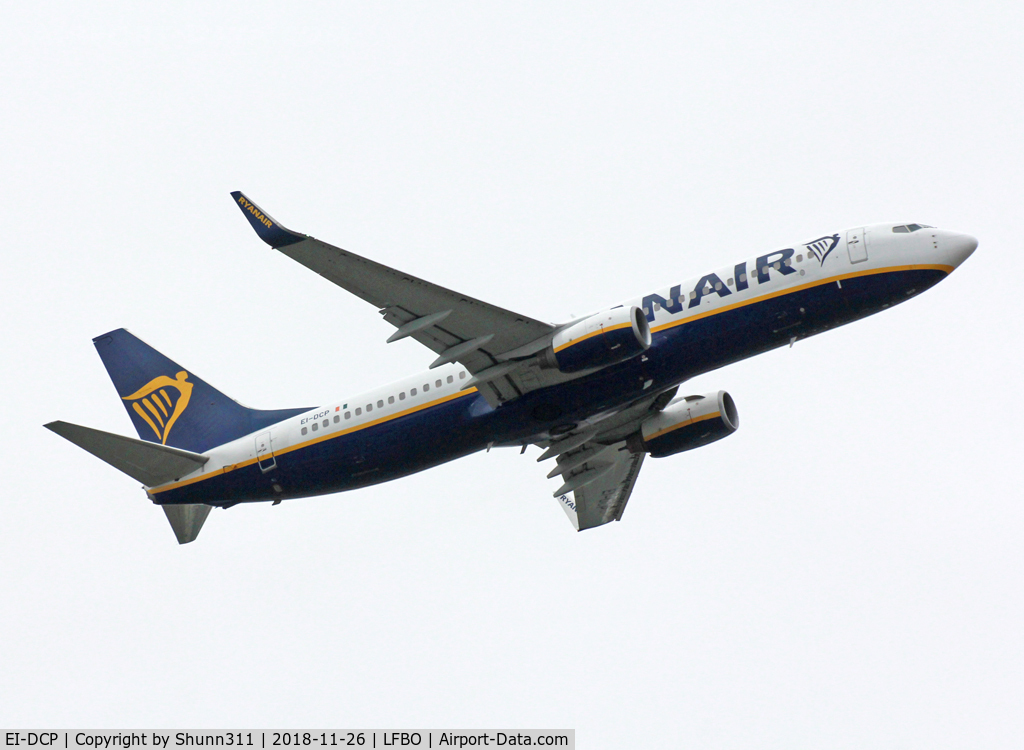 EI-DCP, 2004 Boeing 737-8AS C/N 33810, Climbing after take off from rwy 32R