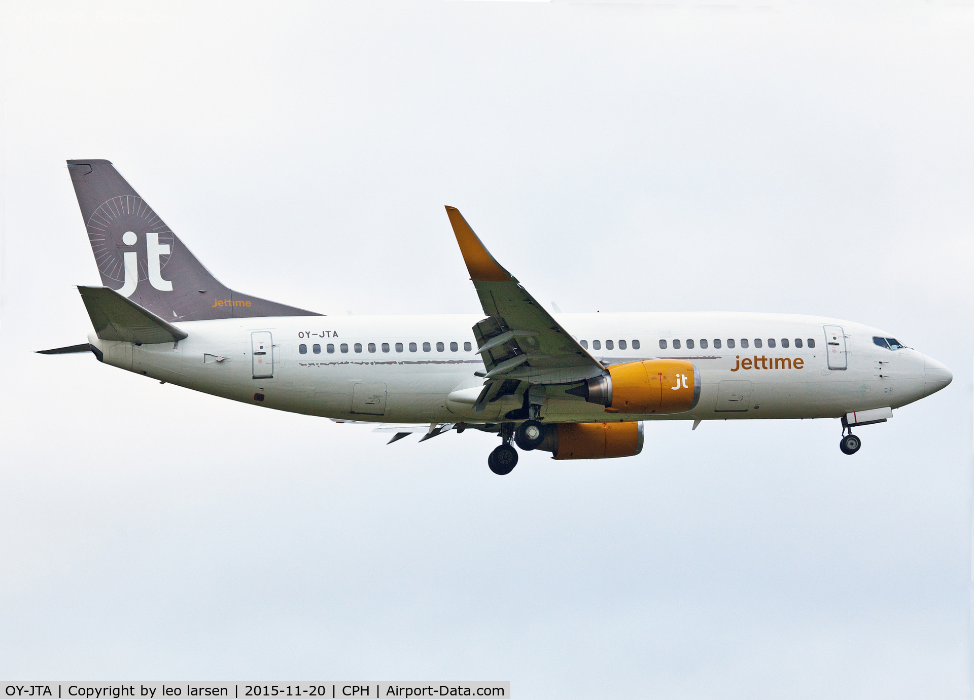 OY-JTA, 1987 Boeing 737-33A C/N 23631, Copenhagen 20.11.2015 L/D R-04L