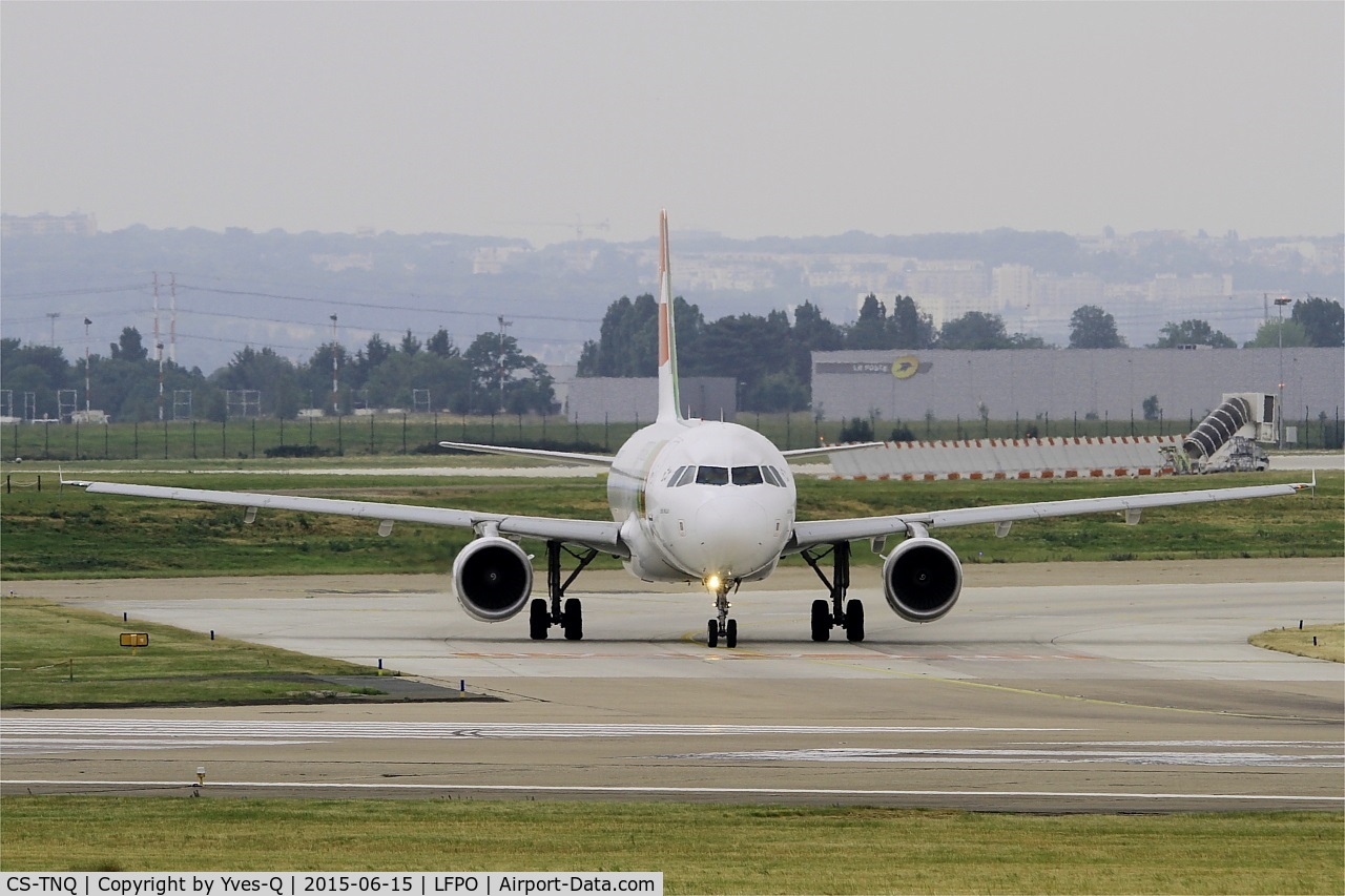 CS-TNQ, 2009 Airbus A320-214 C/N 3769, Airbus A320-214, Holding point rwy 08, Paris-Orly airport (LFPO-ORY)
