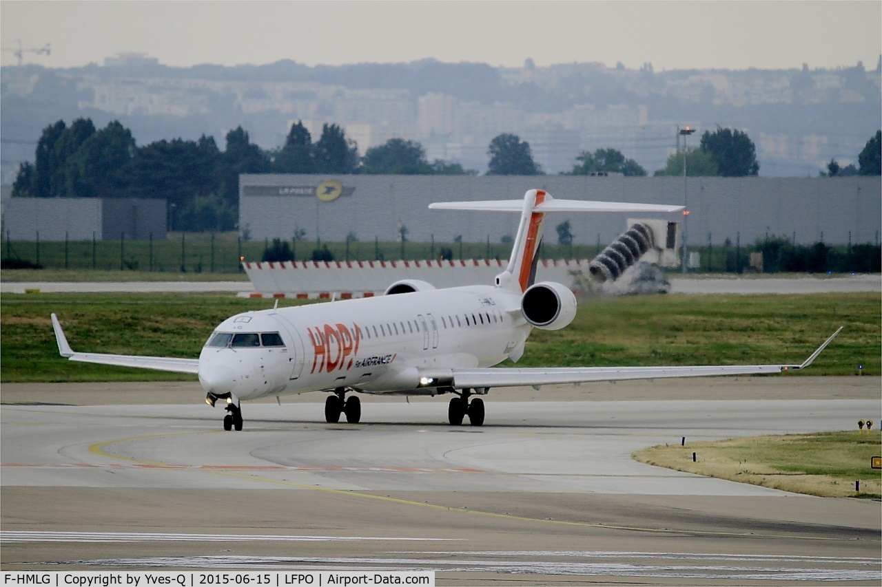 F-HMLG, 2011 Bombardier CRJ-1000EL NG (CL-600-2E25) C/N 19012, Bombardier CRJ-1000, Taxiing to holding point rwy 08, Paris Orly Airport (LFPO-ORY)