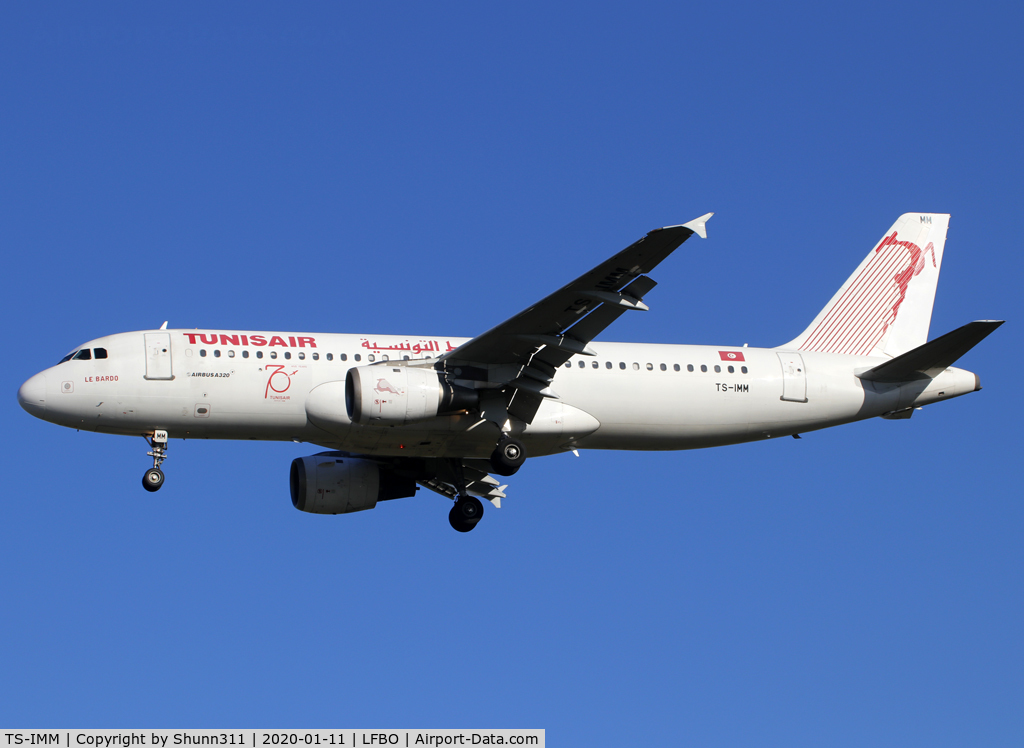 TS-IMM, 1999 Airbus A320-211 C/N 0975, Landing rwy 32L with additional 70th anniversary patch