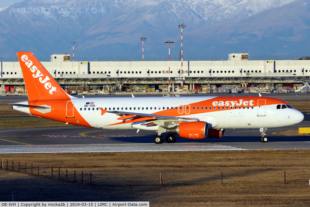 OE-IVH, 2010 Airbus A320-214 C/N 4286, Taxiing