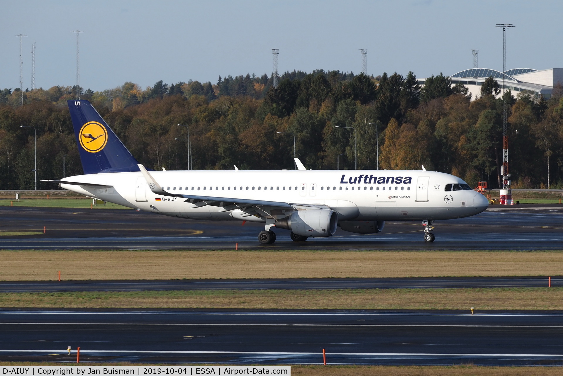 D-AIUY, 2016 Airbus A320-214 C/N 7355, Lufthansa