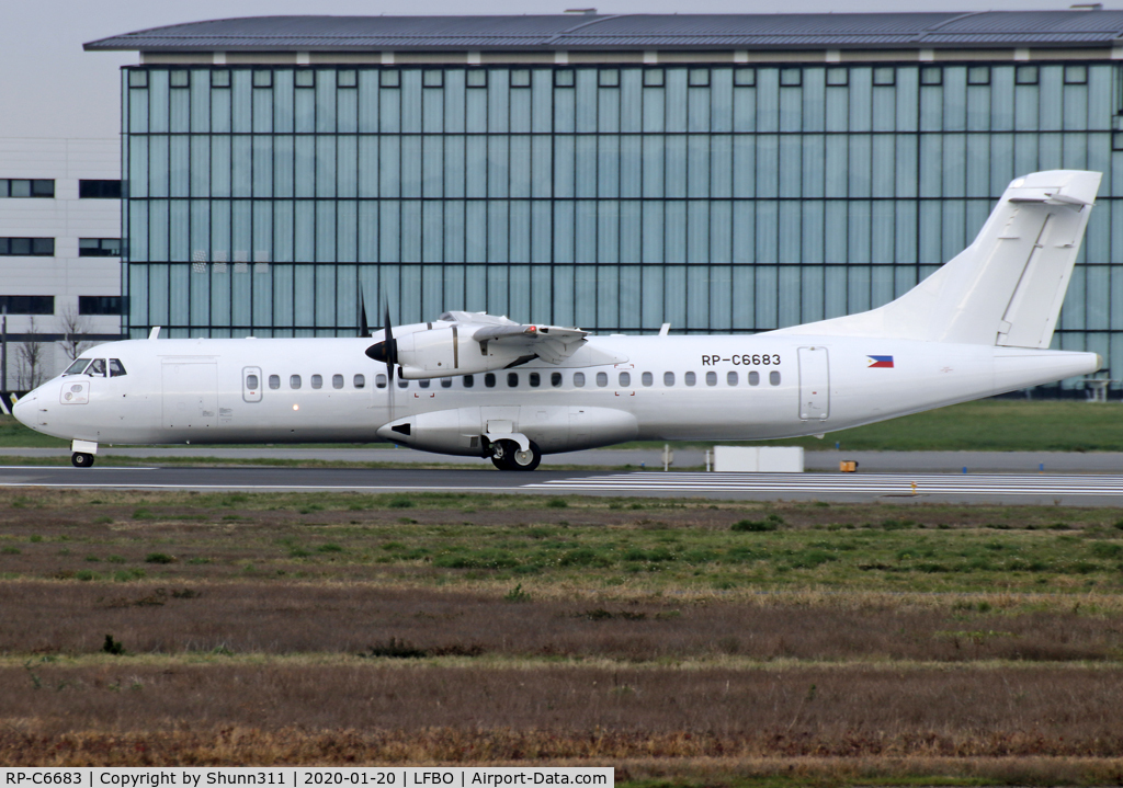 RP-C6683, 2002 ATR 72-212A C/N 700, Delivery day in all white c/s without titles...