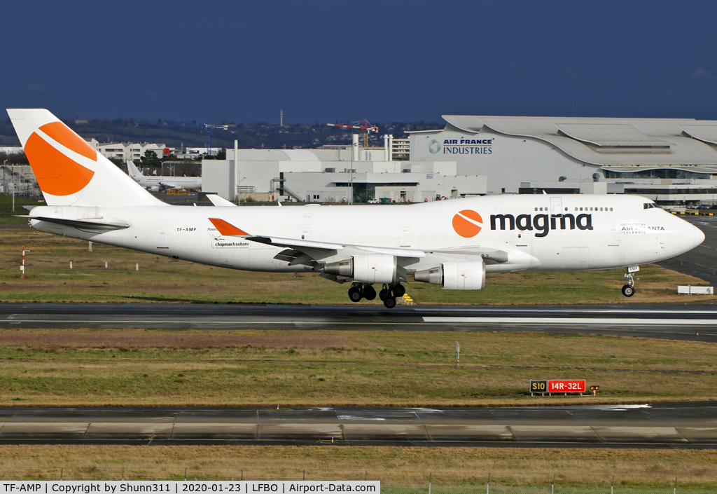 TF-AMP, 1990 Boeing 747-481/BCF C/N 24801, Landing rwy 14R