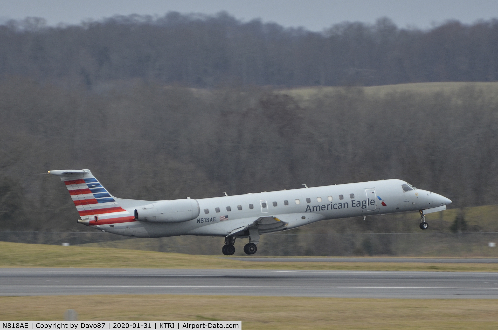 N818AE, 2002 Embraer ERJ-140LR (EMB-135KL) C/N 145561, Landing at Tri-Cities Airport (KTRI) in East Tennessee.