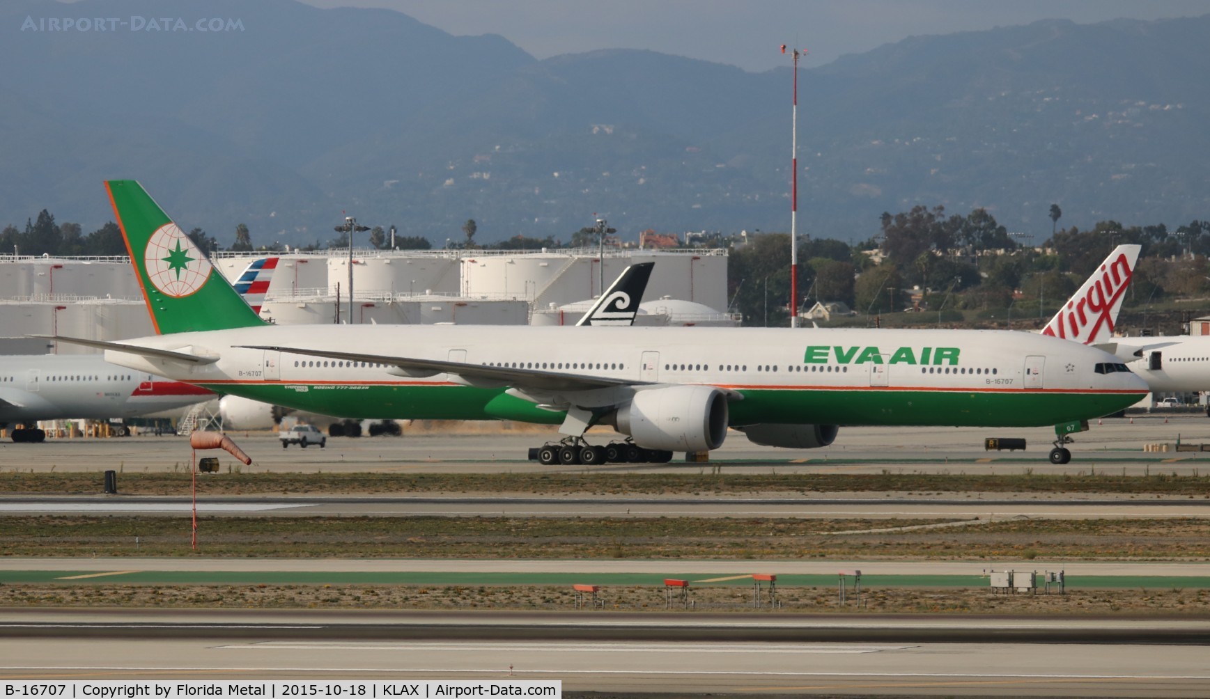 B-16707, 2007 Boeing 777-35E/ER C/N 33751, LAX 2015