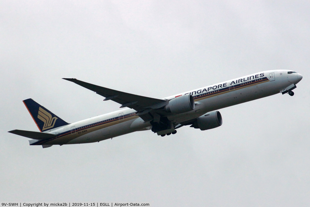 9V-SWH, 2007 Boeing 777-312/ER C/N 34573, Take off