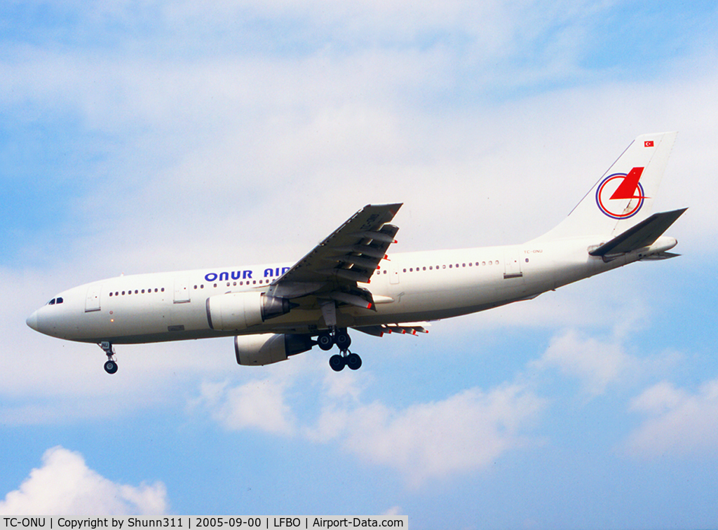 TC-ONU, 1982 Airbus A300B4-203 C/N 192, Landing rwy 32L