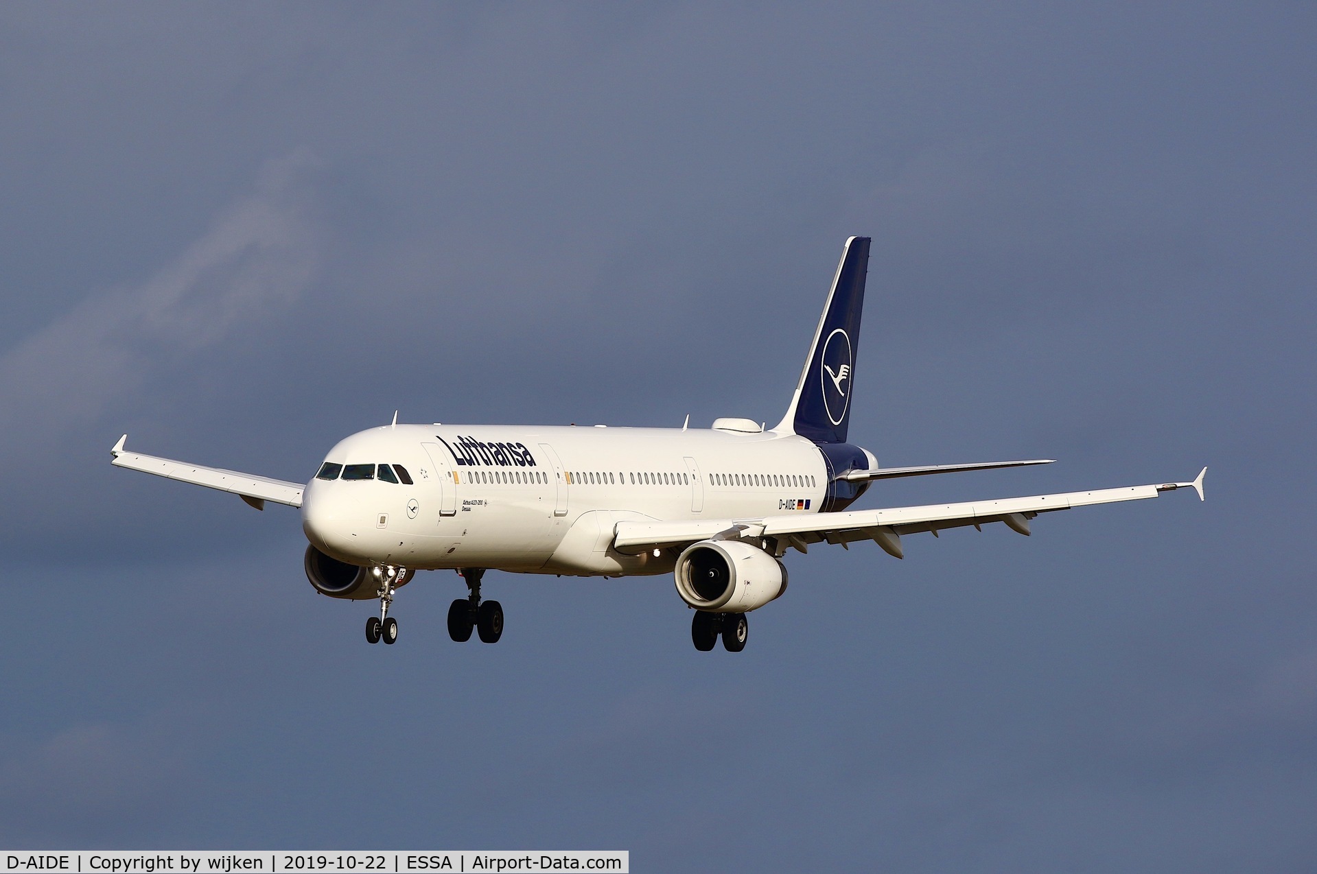 D-AIDE, 2011 Airbus A321-231 C/N 4607, RWY 26