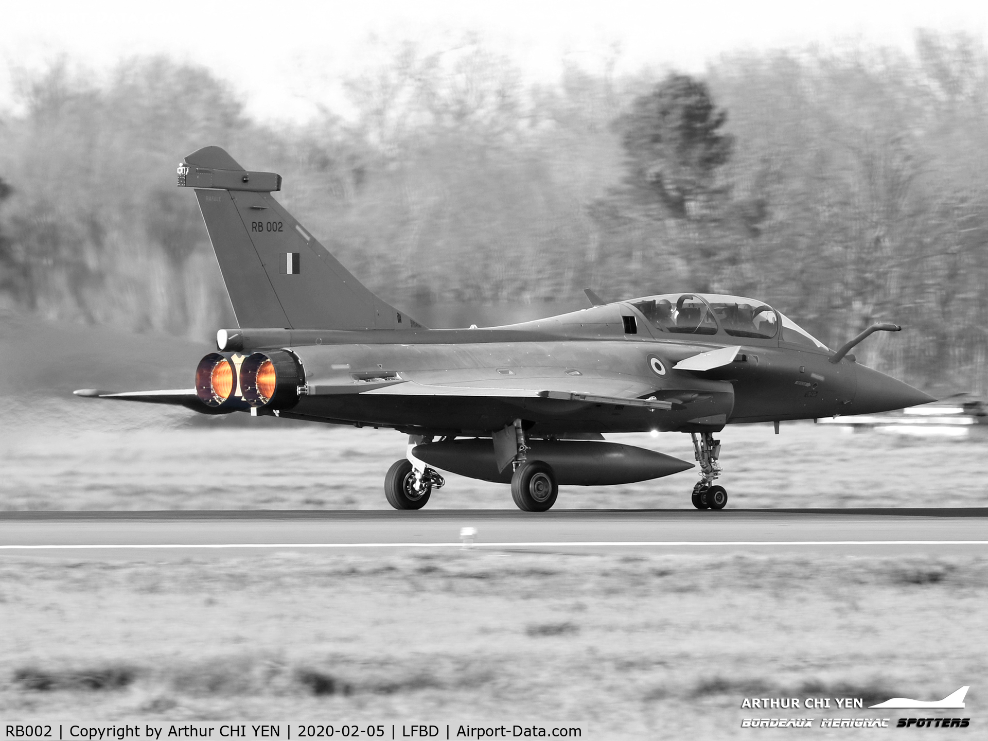 RB002, Dassault Rafale DH C/N 002, Indian Air Force Dassault Rafale taking off for pilot training in Bordeaux vicinities.