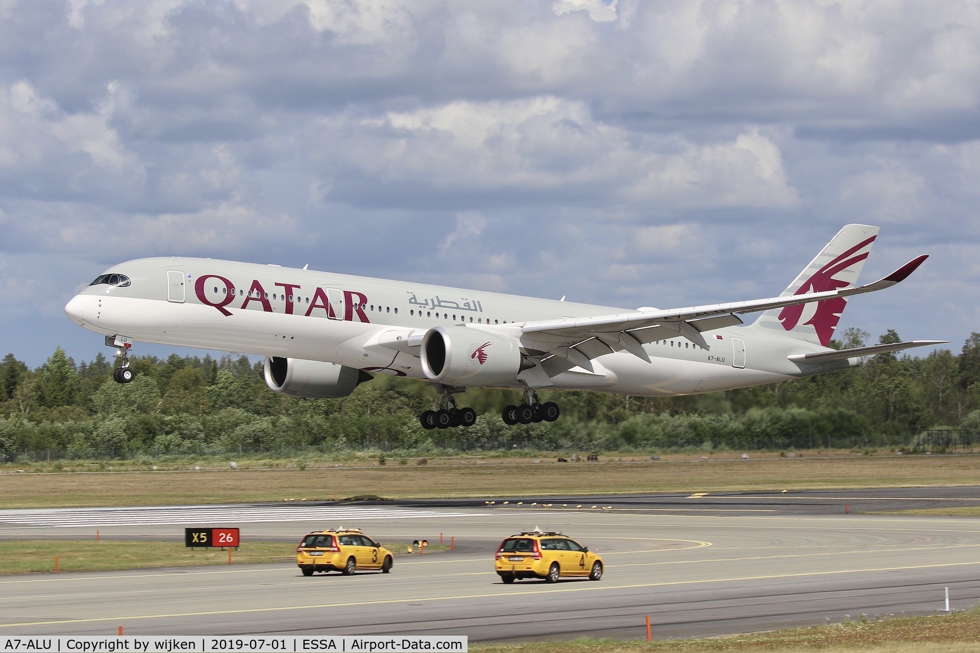 A7-ALU, 2018 Airbus A350-941 C/N 100, RWY 26