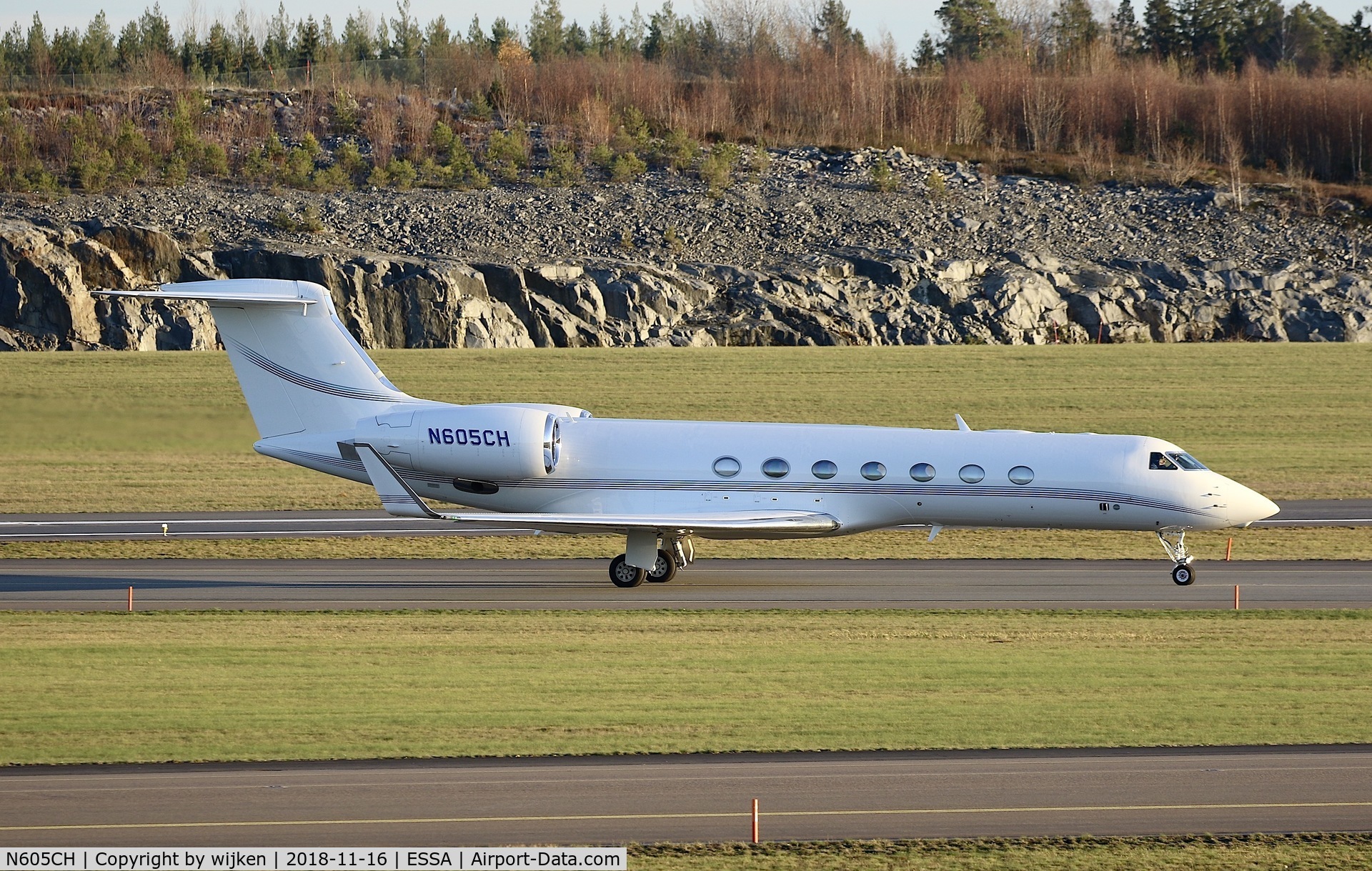 N605CH, 2009 Gulfstream Aerospace GV-SP (G550) C/N 5263, RWY 19L