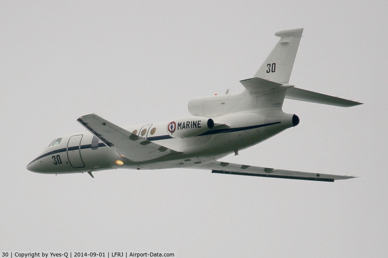 30, Dassault Falcon 50 Surmar C/N 30, Dassault Falcon 50 Surmar, Take off rwy 26, Landivisiau Naval Air Base (LFRJ)