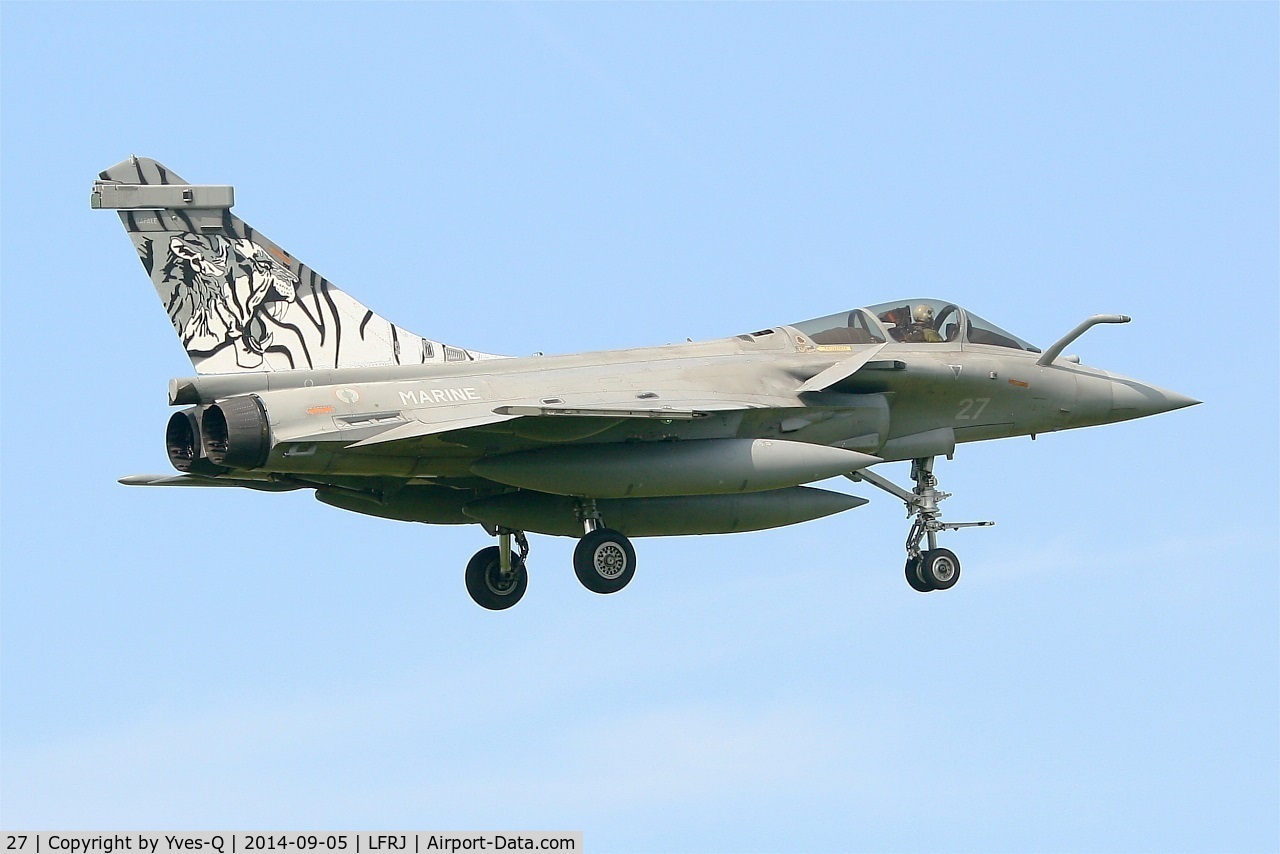 27, 2011 Dassault Rafale M C/N 27, Dassault Rafale M,  On final rwy 08, Landivisiau Naval Air Base (LFRJ)