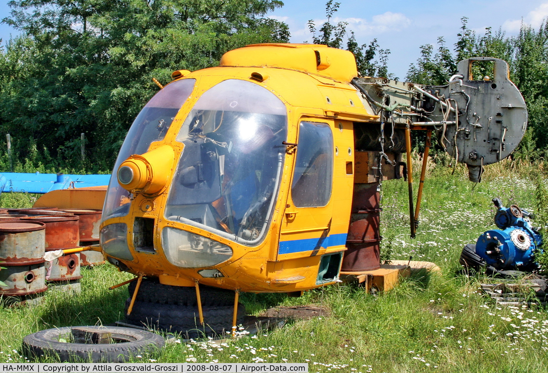HA-MMX, 1974 Kamov Ka-26 Hoodlum C/N 7404302, Ikervár agricultural airport and take-off field
