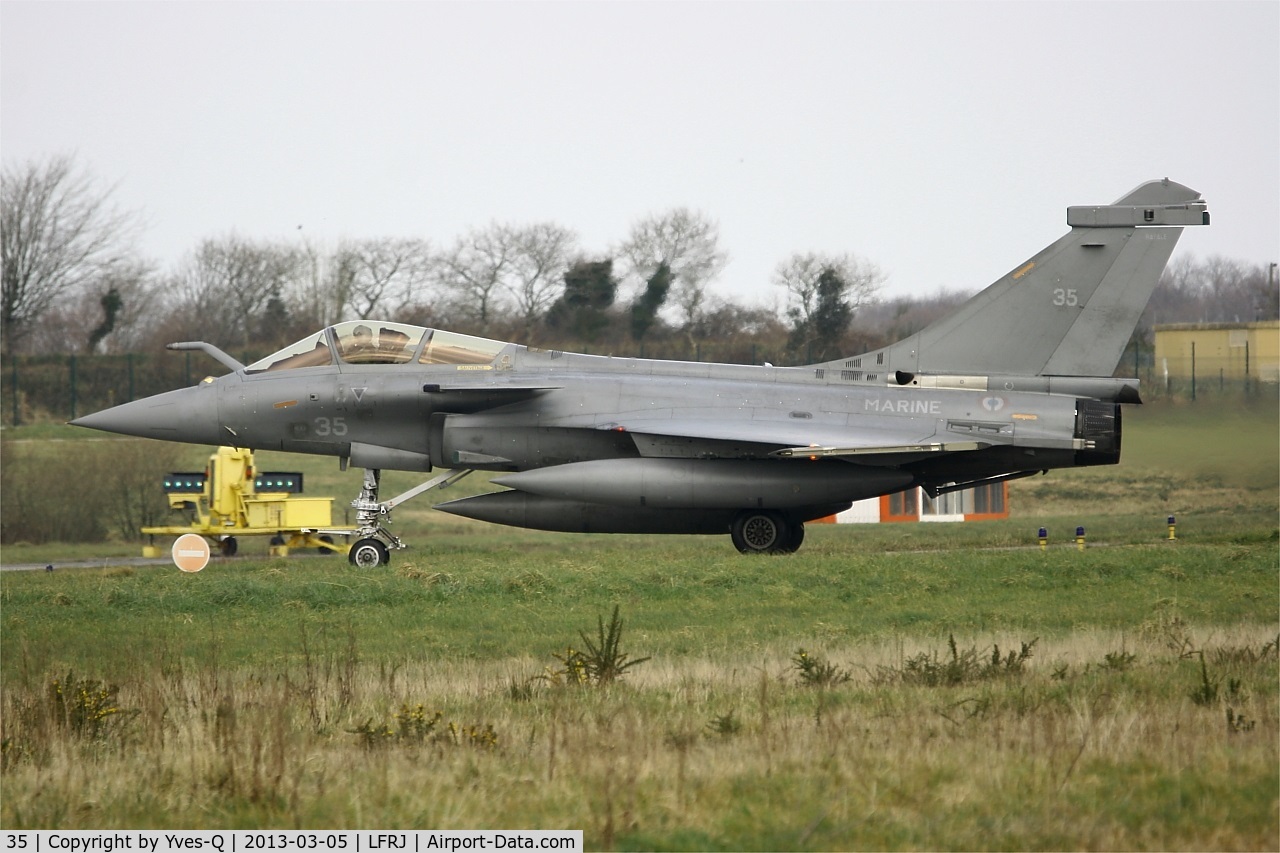 35, 2012 Dassault Rafale M C/N 35, Dassault Rafale M, Taxiing to holding point rwy 08, Landivisiau naval air base (LFRJ)