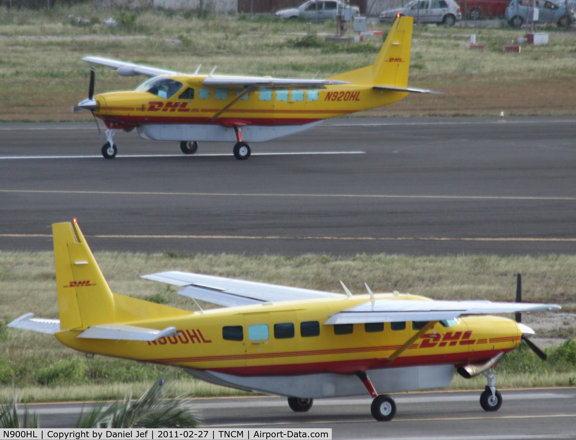 N900HL, 2007 Cessna 208B C/N 208B1295, Some DHL action at TNCM