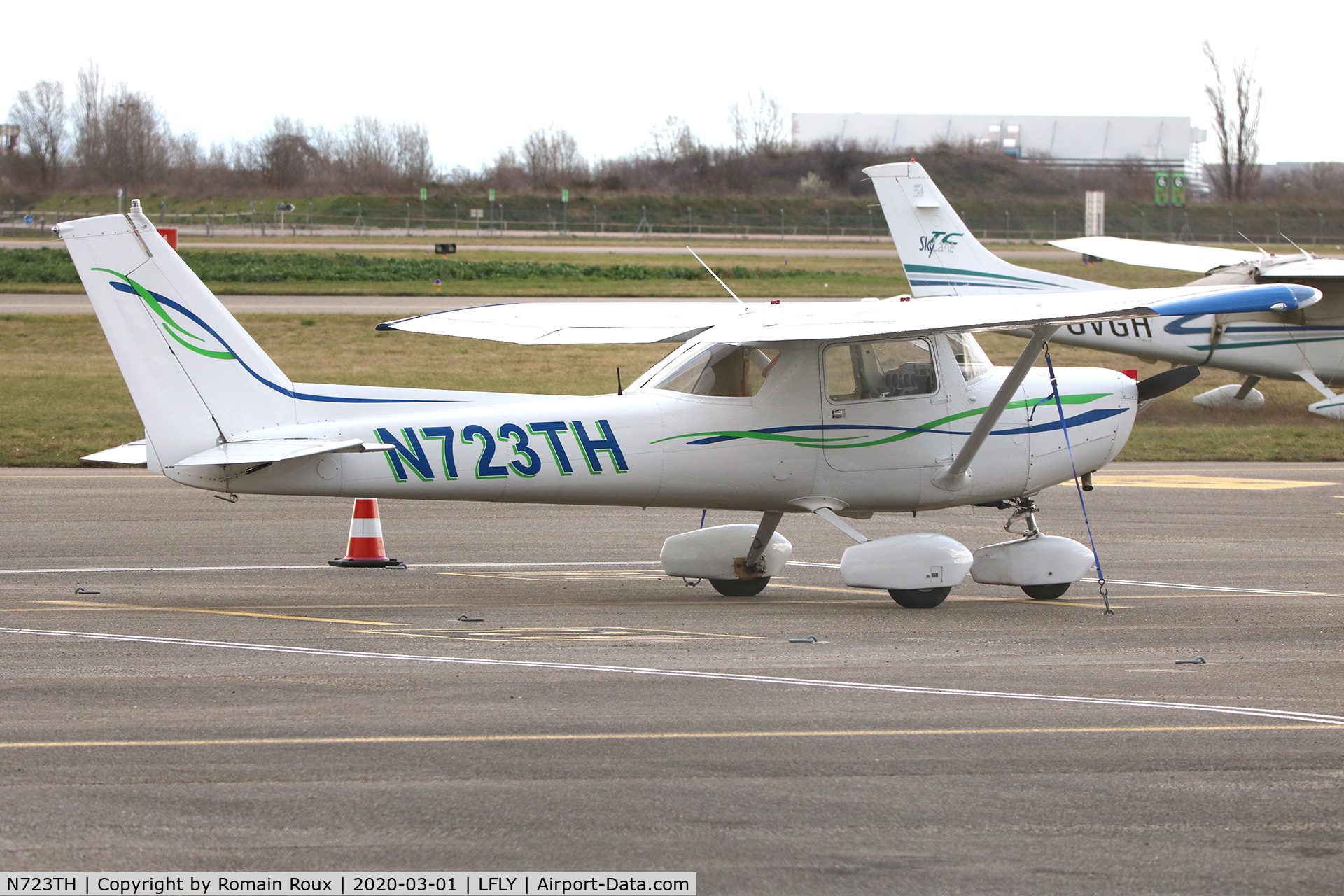 N723TH, 1977 Cessna 152 C/N 15281348, Pakred