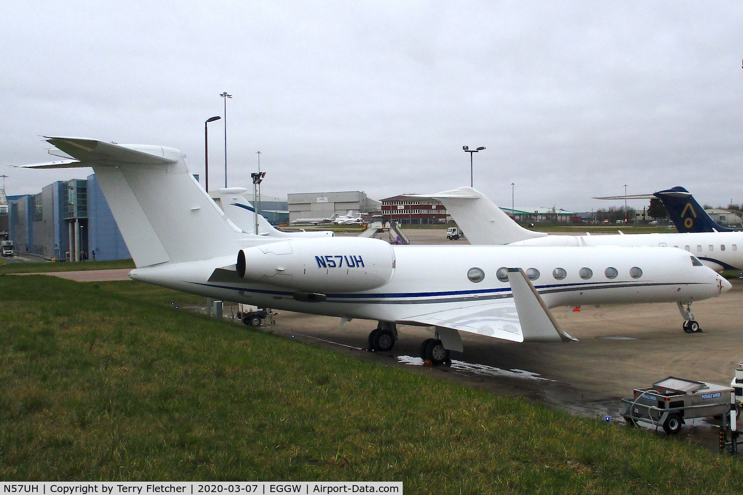 N57UH, 2007 Gulfstream Aerospace GV-SP (G550) C/N 5163, At Luton