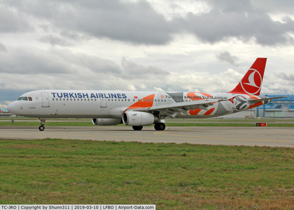 TC-JRO, 2011 Airbus A321-231 C/N 4682, Taxiing to the Terminal in new Euroleague c/s