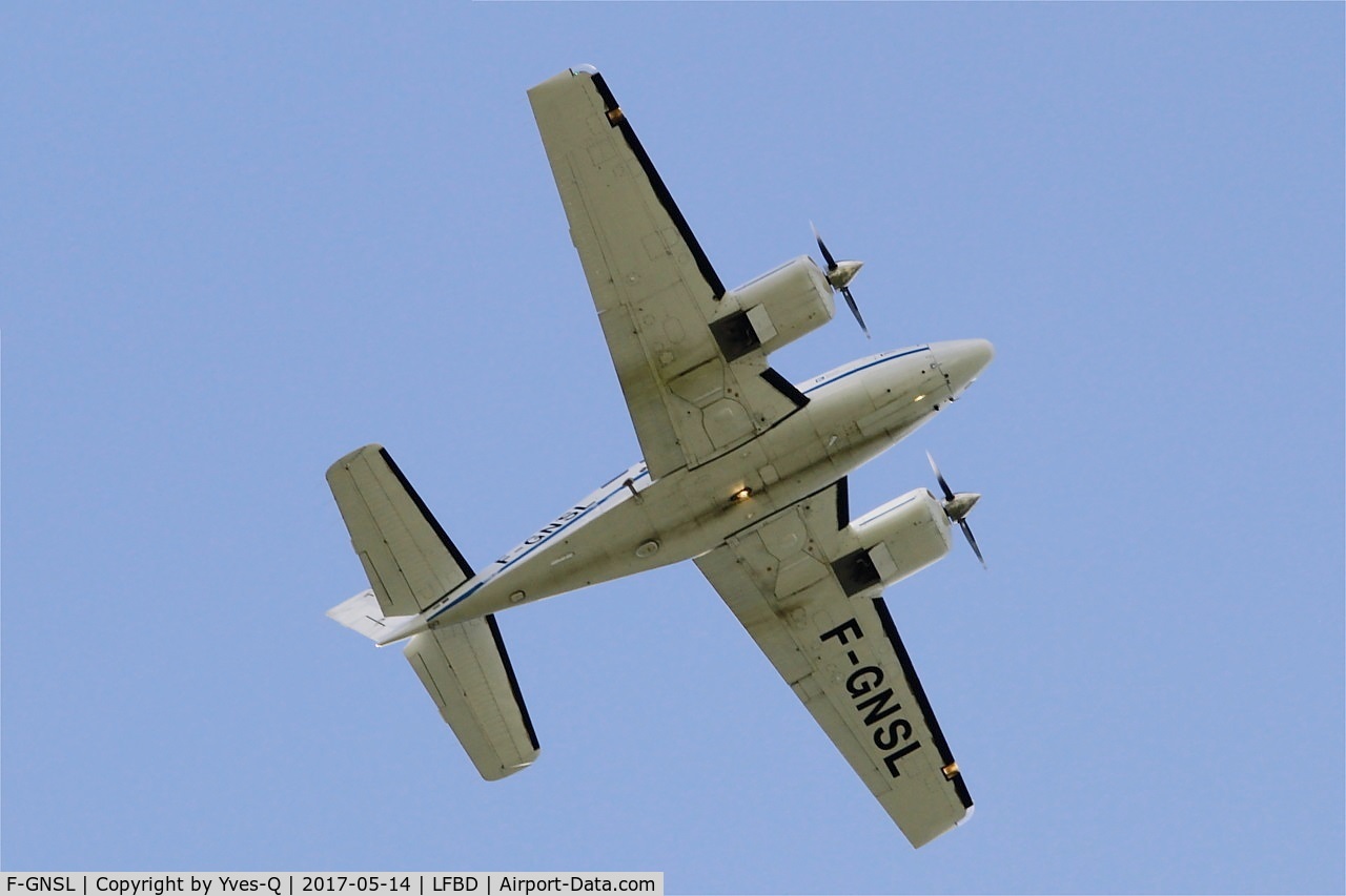 F-GNSL, 2001 Beech 58 Baron C/N TH-2006, Beech 58 Baron, Take off rwy 05, Bordeaux-Mérignac airport (LFBD-BOD)
