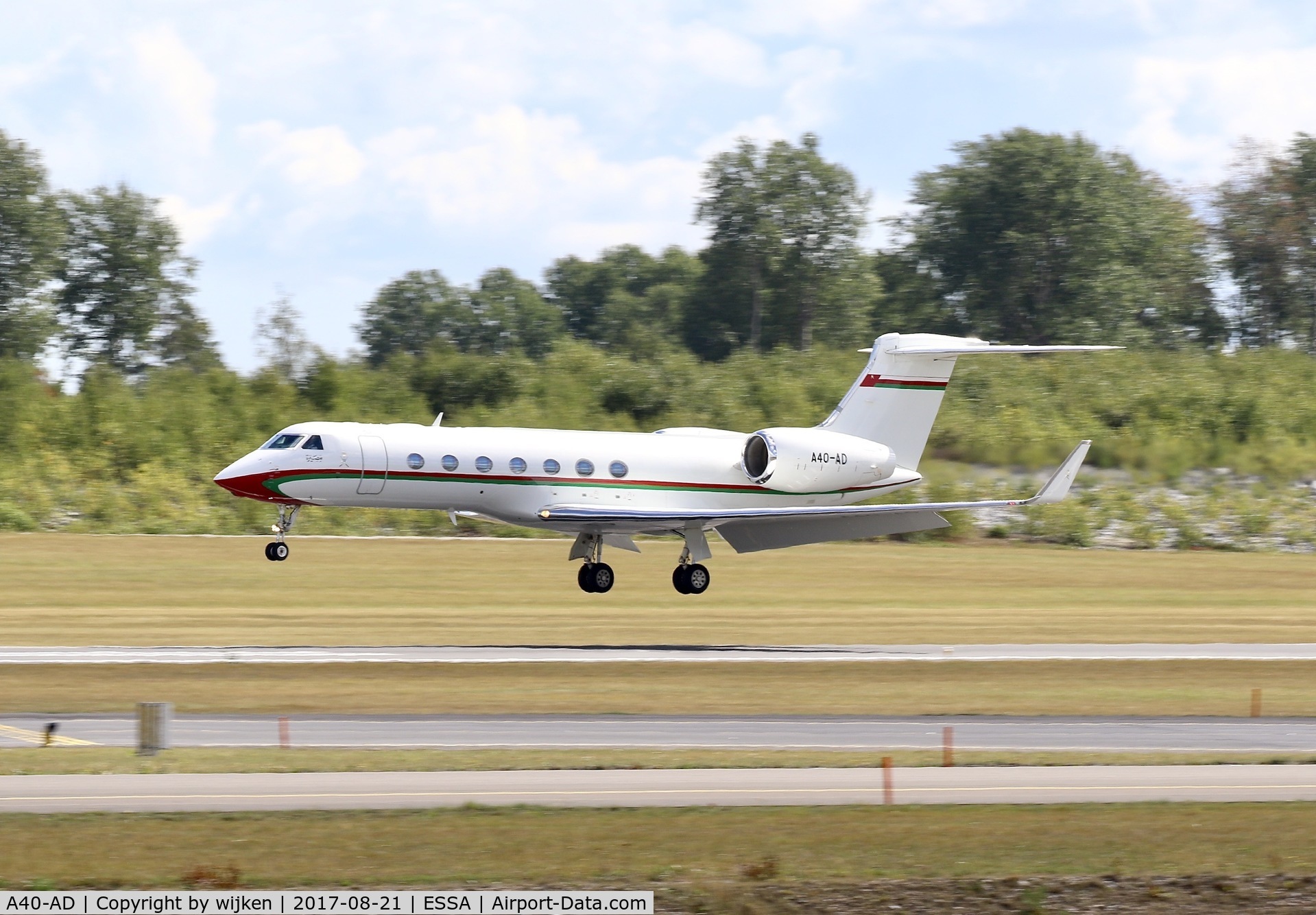 A40-AD, Gulfstream Aerospace GV-SP (G550) C/N 5320, RWY 01R