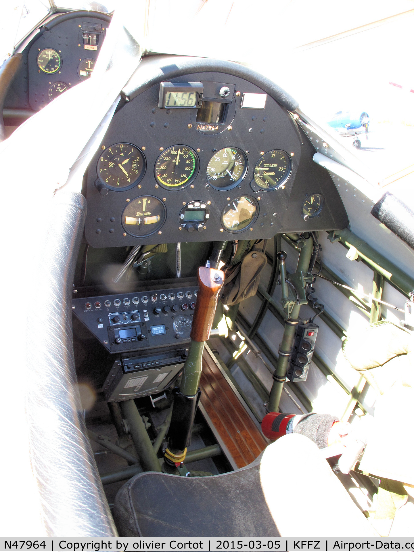 N47964, 1943 Boeing B75N1 C/N 75-7540, the cockpit