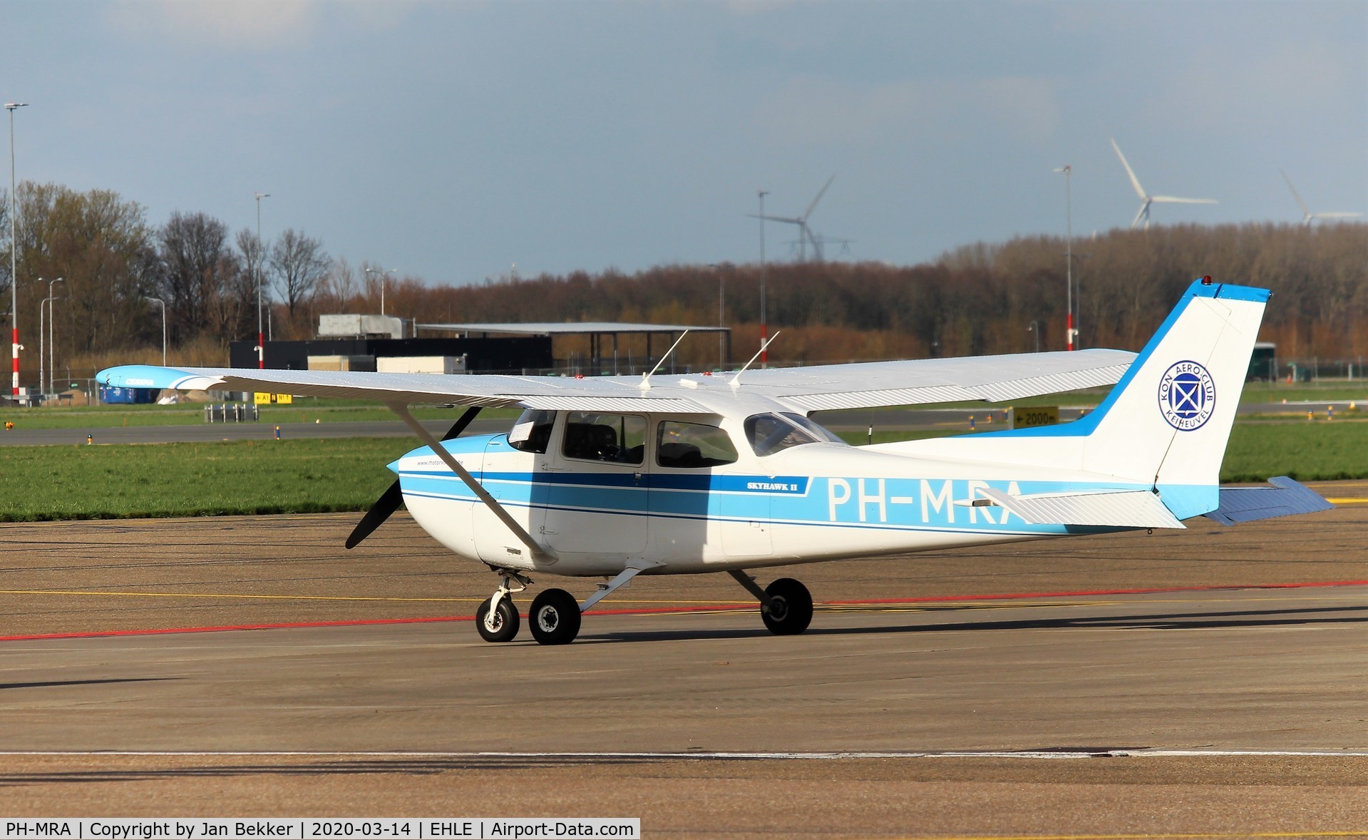 PH-MRA, Cessna 172M Skyhawk II C/N 17266964, Lelystad Airport