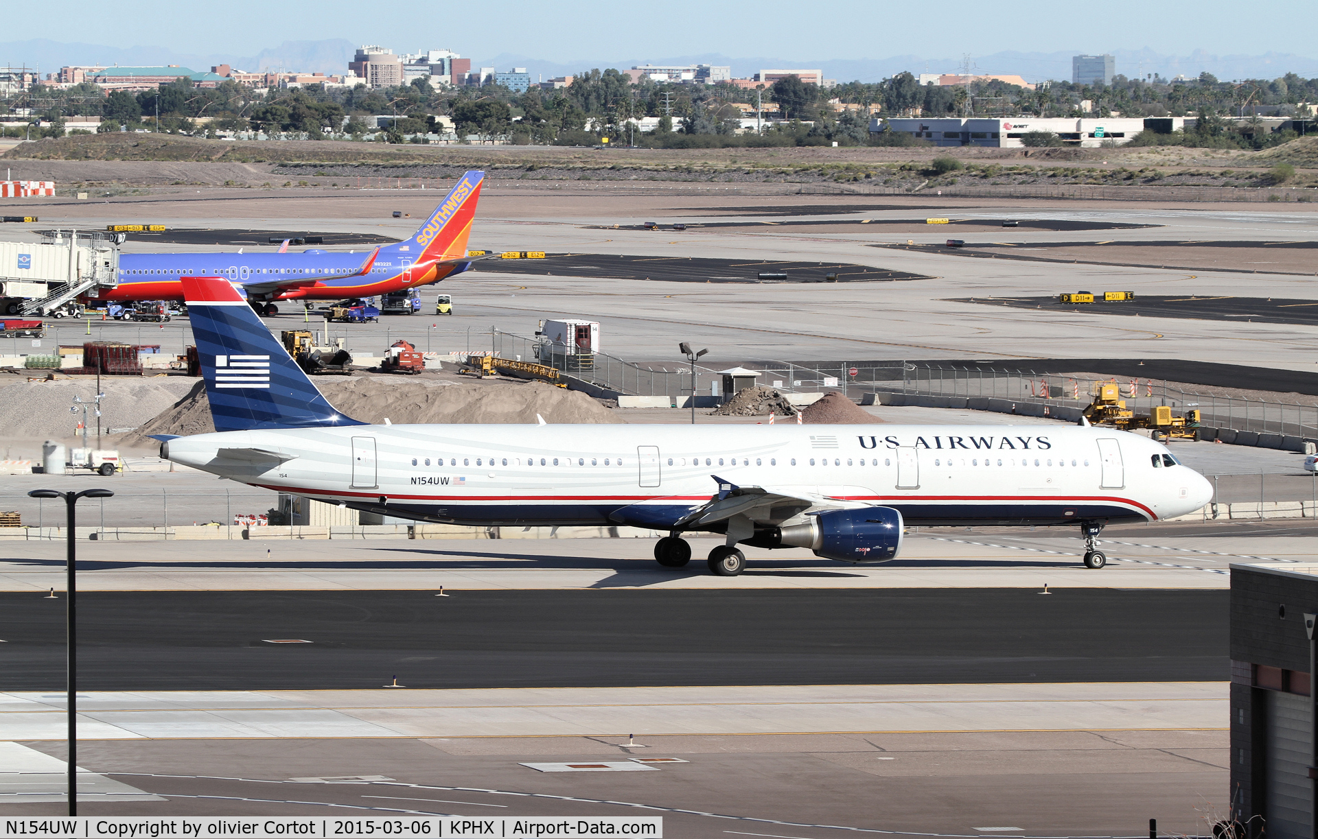 N154UW, 2013 Airbus A321-211 C/N 5644, Phoenix airport