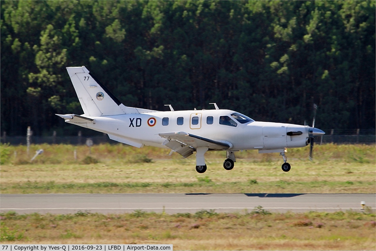 77, Socata TBM-700A C/N 77, Socata TBM-700A, Landing rwy 05, Bordeaux Mérignac airport (LFBD-BOD)