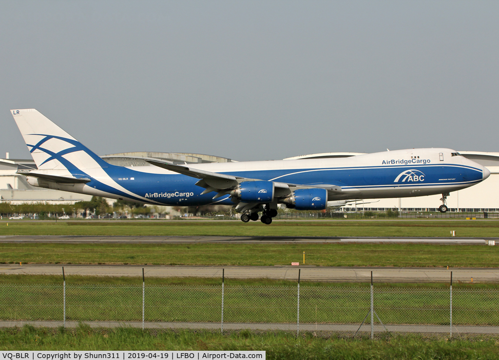 VQ-BLR, 2012 Boeing 747-8HVF C/N 37668, Landing rwy 14R